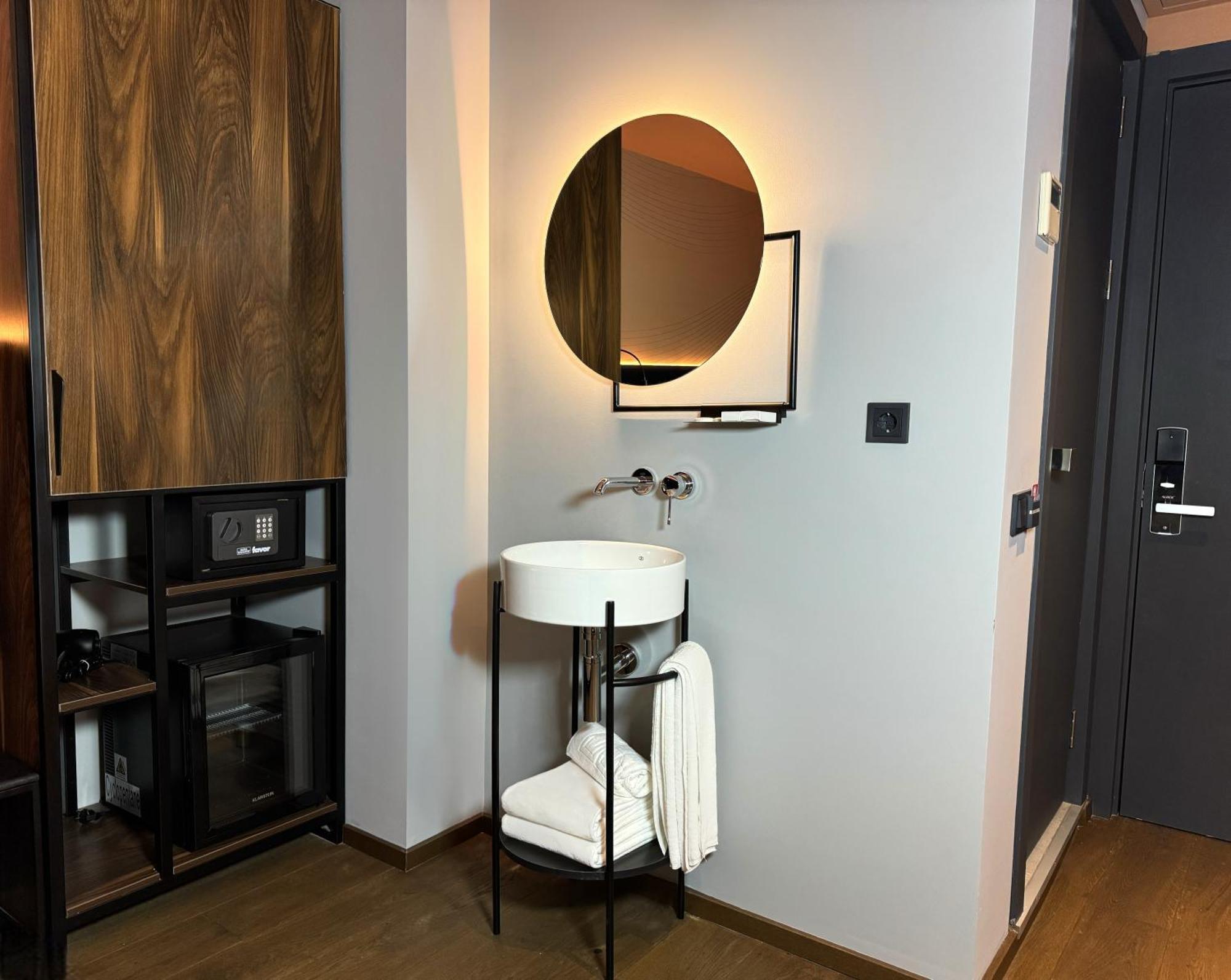 Tbilisi Edition - Design Hotel & Private Spa Exteriör bild